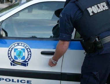 Λαμία: Άρπαξε κουμπαρά με λεφτά για ορφανά παιδιά!